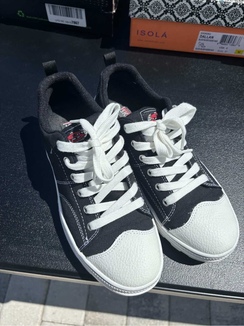 Black & White Low-Top Sneakers with Lace-Up Closure